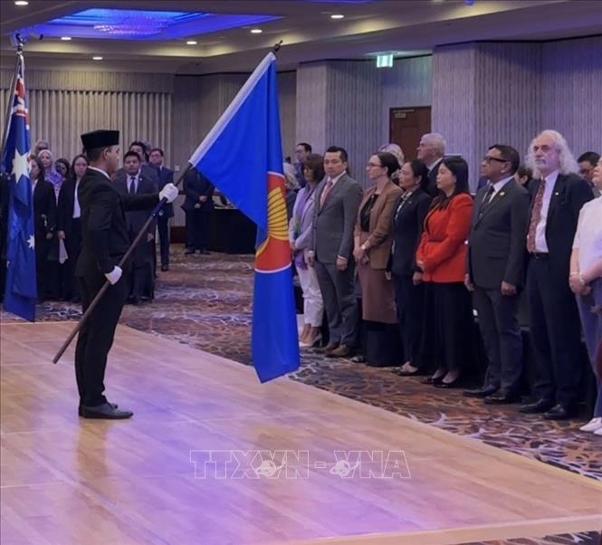 Nghi thức thượng cờ tại Lễ kỷ niệm 59 năm ngày thành lập ASEAN tại bang Tây Australia. Ảnh: Trung Trang - P/v TTXVN tại Australia