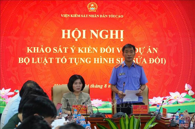 Phó Viện trưởng Viện Kiểm sát nhân dân Tối cao Nguyễn Duy Giảng; Phó Bí thư Thành ủy, Chủ tịch HĐND thành phố, Phó trưởng Đoàn đại biểu Quốc hội thành phố Hà Nội Phùng Thị Hồng Hà chủ trì hội nghị. Ảnh: Kim Anh - TTXVN