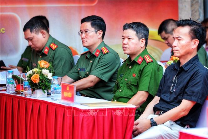 Các đại biểu tham dự Lễ ra mắt triển khai thí điểm mô hình Kiosk “Trạm Cảnh sát thông minh”. Ảnh: Phạm Tuấn Anh - TTXVN