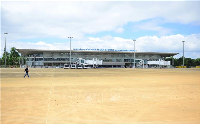 Mặt sau nhà ga hành khách của Sân bay Liên Khương (xã Đức Trọng, tỉnh Lâm Đồng) đã hoàn thành chỉnh trang. Ảnh: Nguyễn Dũng – TTXVN
