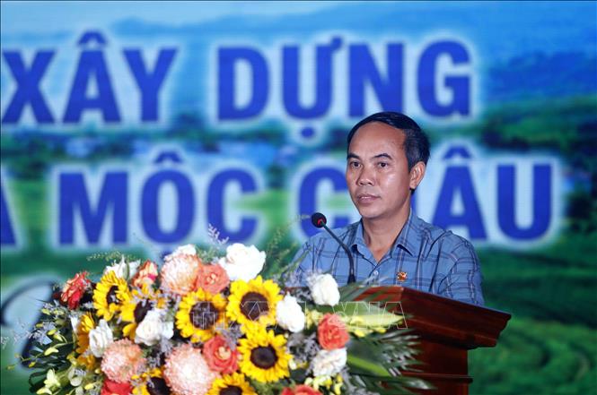 Ông Lương Thế Cầu, Phó tổng Giám đốc Công ty TNHH phát triển du lịch quốc tế Phượng Hoàng Mộc Châu phát biểu. Ảnh: Quang Quyết - TTXVN
