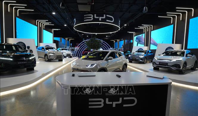 Bên trong một showroom ô tô BYD ở thành phố Sydney, Australia. Ảnh: Lê Đạt - PV TTXVN tại Australia