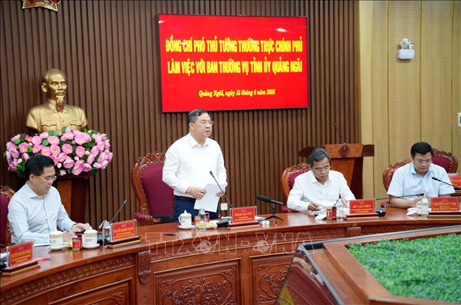 Phó Thủ tướng Thường trực Phạm Gia Túc phát biểu chỉ đạo tại buổi làm việc với Tỉnh ủy Quảng Ngãi. Ảnh: Lê Phước Ngọc - TTXVN