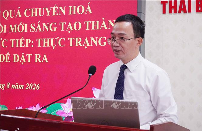 PGS.TS Nguyễn Ngọc Toàn, Viện trưởng Viện Kinh tế chính trị học (Học viện Chính trị quốc gia Hồ Chí Minh) phát biểu tại hội thảo. Ảnh: Nguyễn Công Hải - TTXVN