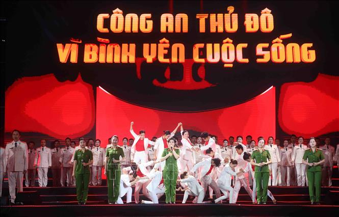 Một tiết mục nghệ thuật tại chương trình. Ảnh: Phạm Kiên - TTXVN
