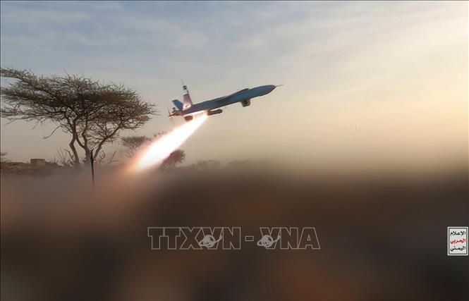Hình ảnh do Trung tâm Truyền thông Houthi công bố cho thấy một thiết bị bay không người lái được cho là phóng vào thành phố Mocha, Yemen ngày 9/8/2026. Ảnh: THX/TTXVN phát