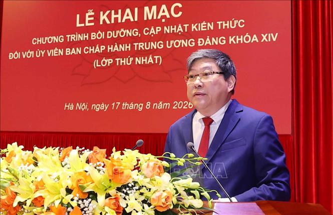 PGS.TS Nguyễn Duy Bắc, Phó Giám đốc Học viện Chính trị quốc gia Hồ Chí Minh phát biểu. Ảnh: Văn Điệp - TTXVN