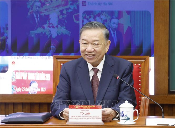 Tổng Bí thư, Chủ tịch nước Tô Lâm truyền đạt chuyên đề trung tâm của Chương trình. Ảnh: Thống Nhất - TTXVN