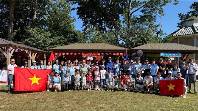 Members of the Vietnamese Mission to the UN and affiliated agencies attend the ASEAN Family Day 2026 in New York. VNA Photo: Thanh Tuấn