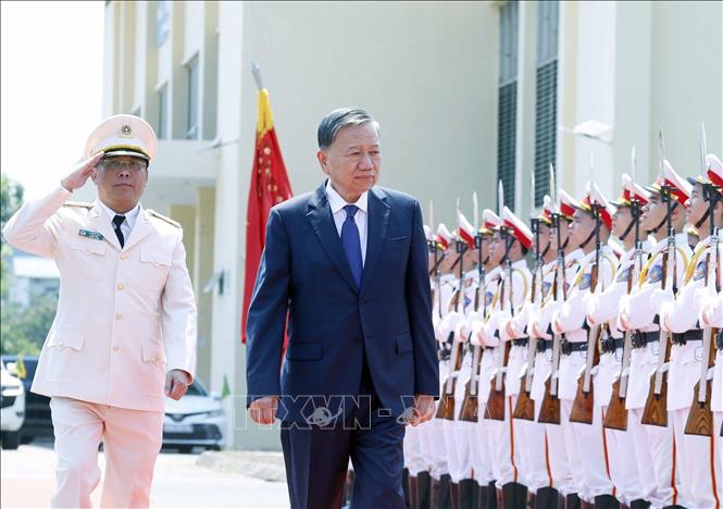 Tổng Bí thư, Chủ tịch nước Tô Lâm đến thăm, làm việc tại Học viện Kỹ thuật và Công nghệ an ninh, Bộ Công an. Ảnh: Thống Nhất - TTXVN
