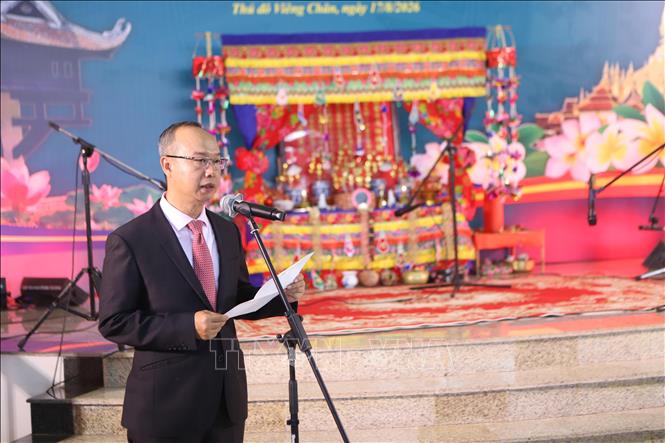Giám đốc Trung tâm Văn hóa Việt Nam tại Lào Âu Việt Hưng phát biểu tại sự kiện. Ảnh: Xuân Tú - PV TTXVN tại Lào