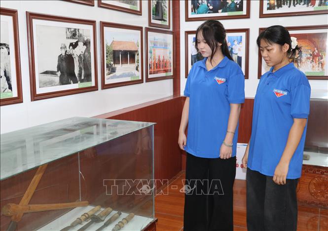 Bảo tàng Khu căn cứ cách mạng Quỳnh Lưu, xã Quỳnh Lưu, tỉnh Ninh Bình là 
