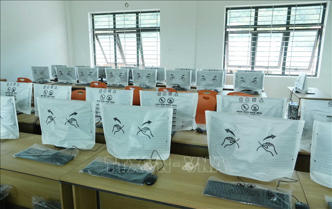 Phòng tin học được trang bị máy móc hiện đại tại Trường Phổ thông nội trú liên cấp Tiểu học và Trung học cơ sở Phong Thổ. Nguyễn Oanh-TTXVN