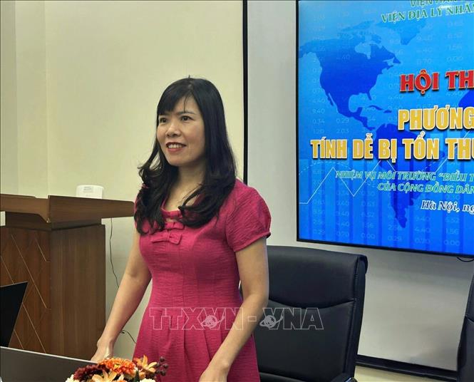Tiến sĩ Nguyễn Song Tùng, Viện trưởng Viện Địa lý nhân văn và Phát triển bền vững, Chủ nhiệm nhiệm vụ phát biểu khai mạc hội thảo. Ảnh: Thanh Hương - TTXVN