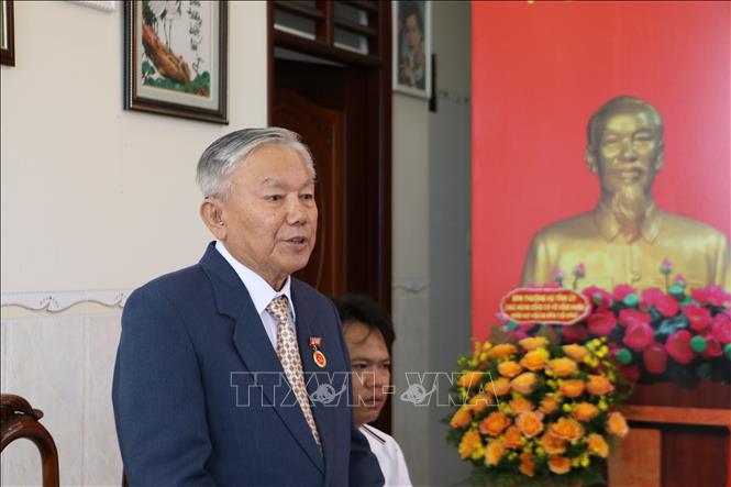Ông Võ Hồng Nhân, nguyên Ủy viên Trung ương Đảng, nguyên Phó trưởng Ban Tư tưởng - Văn hoá Trung ương, đảng viên nhận Huy hiệu 65 năm tuổi Đảng phát biểu. Ảnh: Hồng Thái - TTXVN 