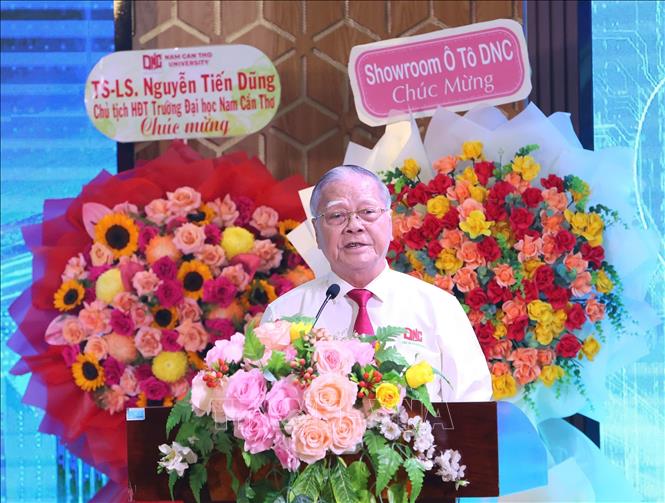 Tiến sĩ Nguyễn Văn Quang - Hiệu trưởng Trường Đại học Nam Cần Thơ phát biểu. Ảnh: Ánh Tuyết - TTXVN