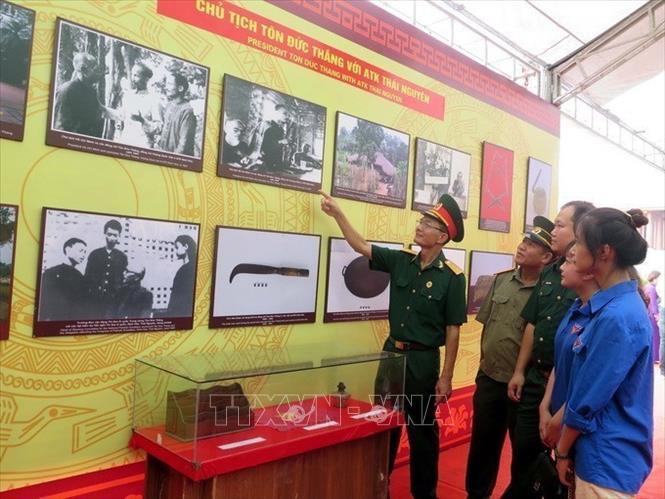 Ngày 20/7/2020, tại Khu di tích lịch sử Quốc gia 60 liệt sĩ Thanh niên xung phong Đại đội 915, Đội 91 Bắc Thái, Sở Văn hóa, Thể thao và Du lịch tỉnh Thái Nguyên phối hợp với Sở Văn hóa và Thể thao thành phố Hồ Chí Minh, Sở Văn hóa, Thể thao và Du lịch tỉnh An Giang tổ chức khai mạc Triển lãm chuyên đề “Thân thế và sự nghiệp Chủ tịch Tôn Đức Thắng”. Ảnh: Trần Quân Trang - TTXVN