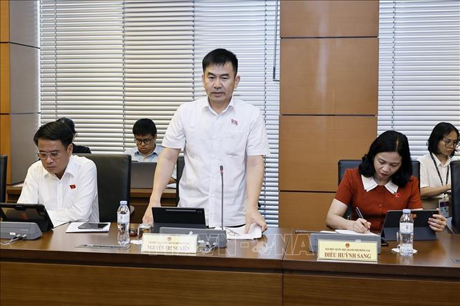 Đại biểu Quốc hội tỉnh Đồng Nai Nguyễn Trung Kiên phát biểu. Ảnh: Doãn Tấn - TTXVN