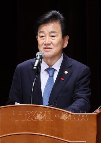 Bộ trưởng Bộ Thống nhất Hàn Quốc Chung Dong Young phát biểu tại Seoul. Ảnh: Yonhap/TTXVN phát