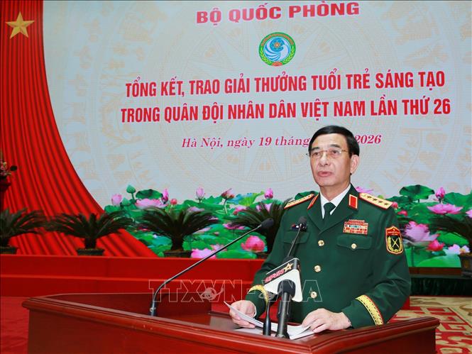 Đại tướng Phan Văn Giang, Ủy viên Bộ Chính trị, Phó Thủ tướng Chính phủ, Bộ trưởng Bộ Quốc phòng phát biểu chỉ đạo. Ảnh: Trọng Đức - TTXVN