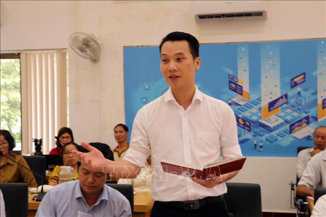 Thành viên Đoàn công tác phát biểu tại buổi làm việc. Ảnh: Đoàn Mạnh Dương-TTXVN