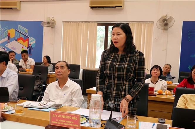 Đại biểu nêu ý kiến tại buổi làm việc. Ảnh: Đoàn Mạnh Dương-TTXVN