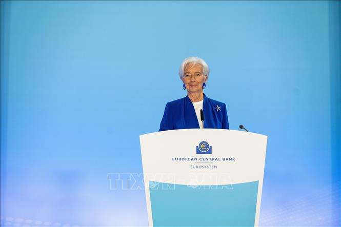 Chủ tịch ECB Christine Lagarde phát biểu tại cuộc họp báo ở Frankfurt, Đức. Ảnh: THX/TTXVN phát