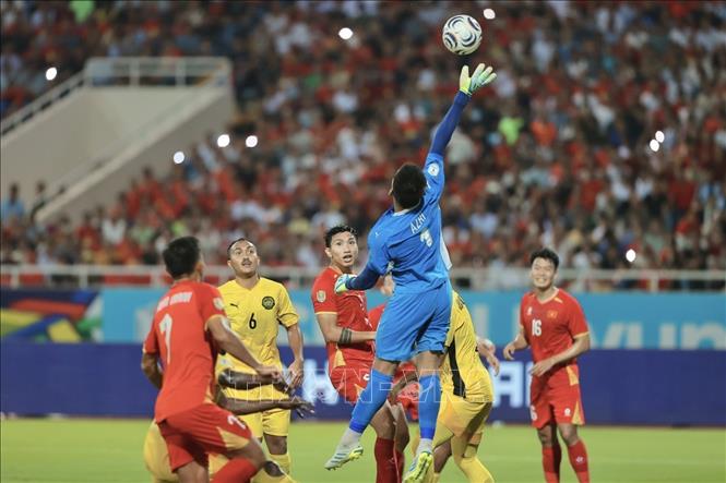 Kết thúc hiệp 1, hai đội hoà nhau với tỷ số 0-0. Ảnh: Minh Quyết - TTXVN