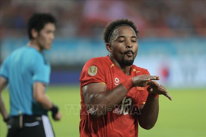 Xuân Son ăn mừng sau ghi bàn thắng ấn định chiến thắng 2-0 cho đội tuyển Việt Nam ở phút 89. Ảnh: Minh Quyết - TTXVN