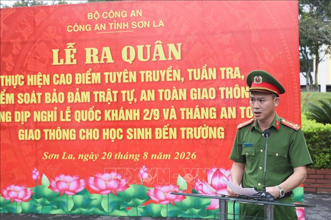 Thượng tá Nguyễn Quốc Việt, Phó Giám đốc Công an tỉnh Sơn La phát biểu tại Lễ ra quân. Ảnh: TTXVN phát
