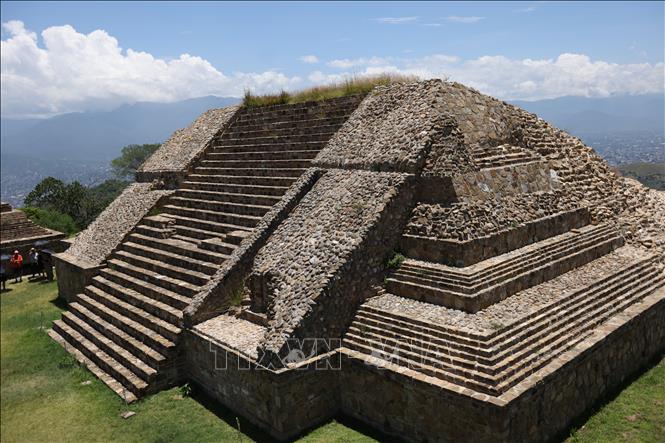 Quang cảnh di chỉ khảo cổ Monte Alban ở Oaxaca, Mexico. Ảnh: THX/TTXVN phát
