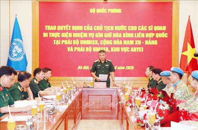Thượng tướng Nguyễn Văn Hiền, Ủy viên Trung ương Đảng, Thứ trưởng Bộ Quốc phòng phát biểu chỉ đạo. Ảnh: Trọng Đức - TTXVN