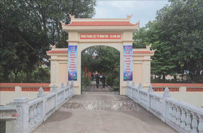 Nghĩa trang liệt sĩ Minh Phú là nơi yên nghỉ của 131 liệt sĩ, trong đó có 16 ngôi mộ chưa xác định được danh tính. Ảnh: Phan Phương - TTXVN