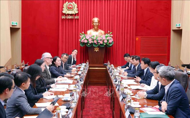 Đại tướng Lương Tam Quang, Bộ trưởng Bộ Công an tiếp Phó Chủ tịch phụ trách chính sách Khu vực châu Á - Thái Bình Dương của Liên minh phần mềm doanh nghiệp (BSA) Jared Ragland. Ảnh: Phạm Kiên - TTXVN