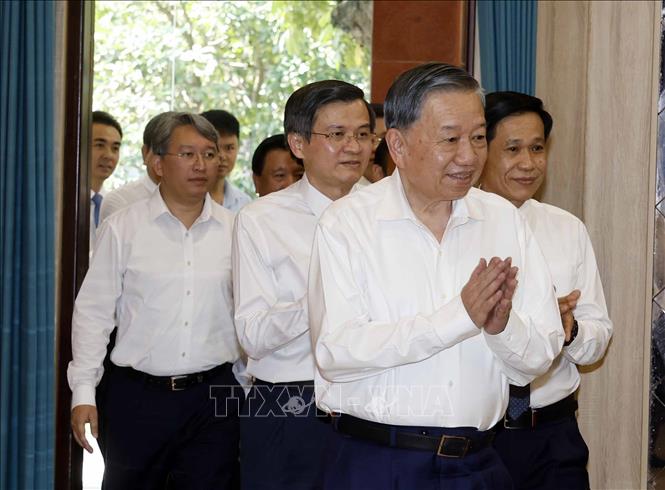 Tổng Bí thư, Chủ tịch nước Tô Lâm thăm và làm việc với lãnh đạo chủ chốt Học viện Chính trị Quốc gia Hồ Chí Minh. Ảnh: Thống Nhất – TTXVN