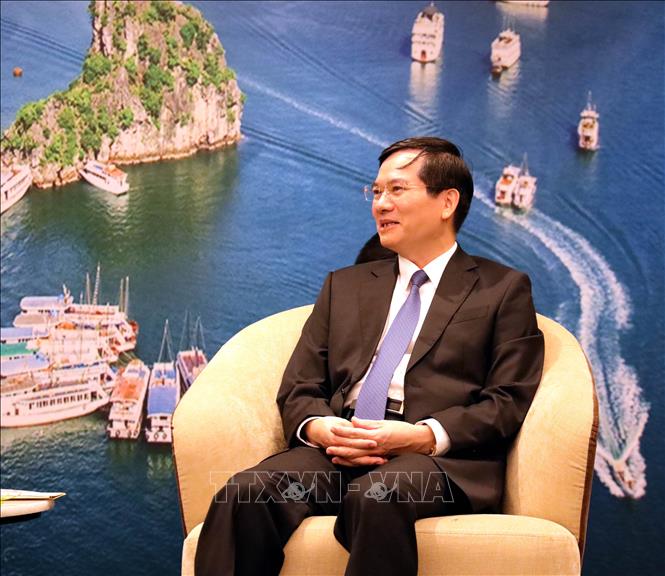 Ông Vũ Quyết Tiến, Phó Bí thư Tỉnh ủy Quảng Ninh phát biểu tại buổi làm việc. Ảnh: Đức Hiếu - TTXVN