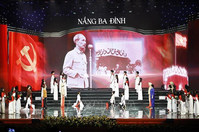 Chương trình nghệ thuật chính luận 