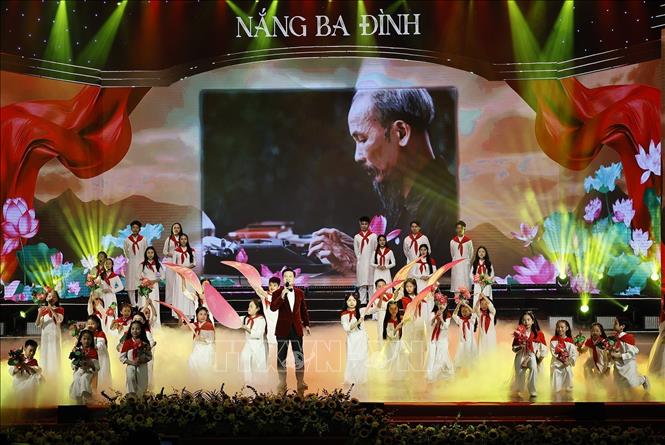 Chương trình nghệ thuật chính luận 