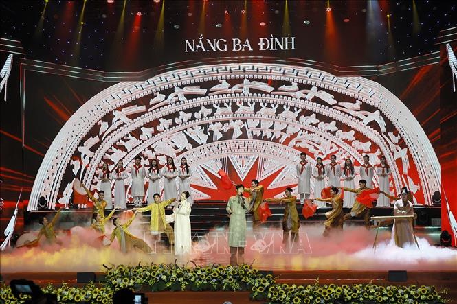 Chương trình nghệ thuật chính luận 