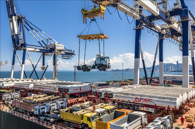 Quang cảnh cảng hàng hóa ở tỉnh Sơn Đông, Trung Quốc. Ảnh: THX/TTXVN phát