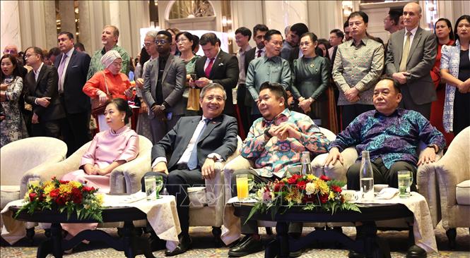 Đại sứ Đinh Ngọc Linh và các khách mời tại buổi Lễ. Ảnh: Viên Luyến – Phóng viên TTXVN tại Malaysia