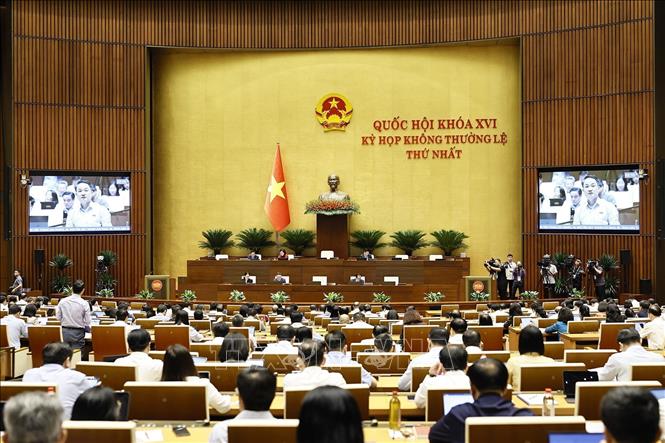 Quang cảnh phiên họp, sáng 21/8. Ảnh: Doãn Tấn - TTXVN