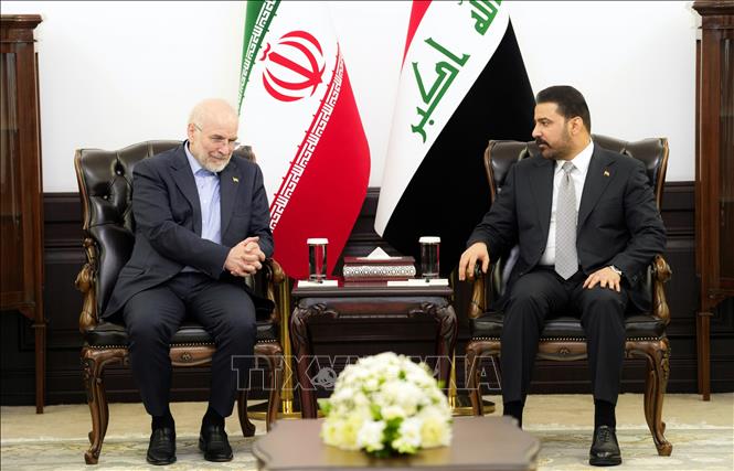 Ngày 19/8/2026, Chủ tịch Quốc hội Iran Mohammad Baqer Ghalibaf đã có chuyến công du Iraq nhằm tăng cường hợp tác chiến lược song phương và đối thoại về các vấn đề khu vực. Trong ảnh: Chủ tịch Quốc hội Iran Mohammad Baqer Ghalibaf (trái) trong cuộc gặp Thủ tướng Iraq Minister Ali al-Zaidi tại Baghdad. Ảnh: THX/TTXVN phát