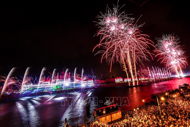 Màn trình diễn mừng Quốc khánh tại Budapest, Hungary, ngày 20/8/2026. Ảnh: THX/TTXVN phát