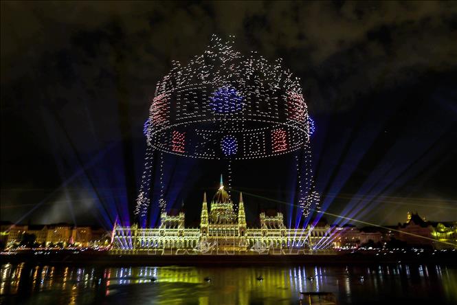 Màn trình diễn mừng Quốc khánh tại Budapest, Hungary, ngày 20/8/2026. Ảnh: THX/TTXVN phát