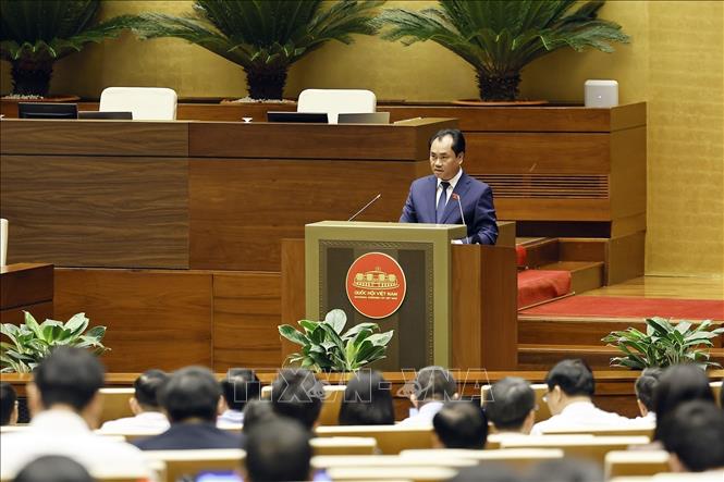 Bộ trưởng Bộ Nông nghiệp và Môi trường Trịnh Việt Hùng phát biểu giải trình, làm rõ một số vấn đề đại biểu Quốc hội nêu. Ảnh: Doãn Tấn – TTXVN