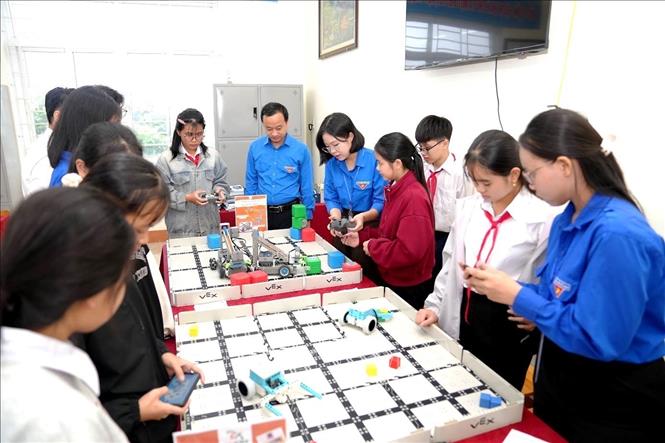 Xã biên giới Hướng Phùng trở thành điểm kết nối để kiến thức số, khoa học và công nghệ đến gần hơn với cộng đồng, đặc biệt là thế hệ trẻ. Ảnh: Võ Dung - TTXVN