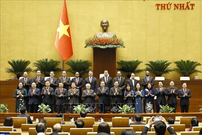Chủ tịch Quốc hội Trần Thanh Mẫn với đại diện các Tổ chức Nghị sĩ hữu nghị Việt Nam của Quốc hội khóa XVI và đại biểu quốc tế. Ảnh: Doãn Tấn - TTXVN