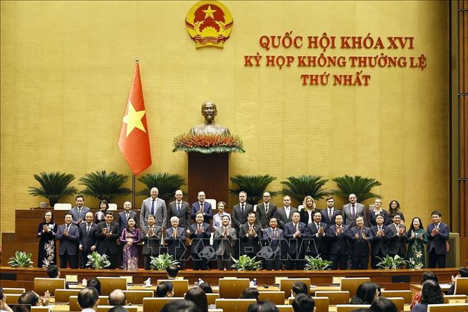 Chủ tịch Quốc hội Trần Thanh Mẫn với đại diện các Tổ chức Nghị sĩ hữu nghị Việt Nam của Quốc hội khóa XVI và đại biểu quốc tế. Ảnh: Doãn Tấn - TTXVN