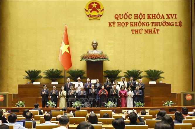 Chủ tịch Quốc hội Trần Thanh Mẫn với đại diện các Tổ chức Nghị sĩ hữu nghị Việt Nam của Quốc hội khóa XVI và đại biểu quốc tế. Ảnh: Doãn Tấn - TTXVN